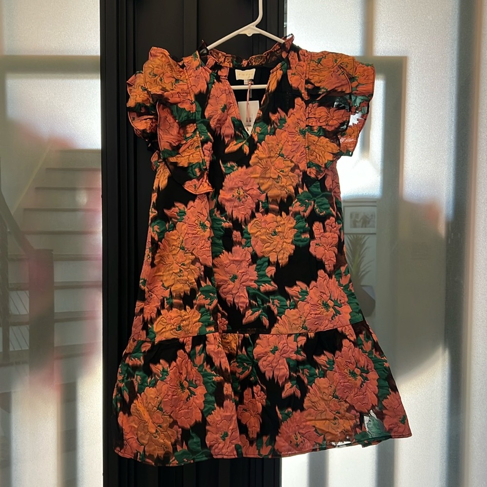 Entro brand textured floral dress, new with tags, size small